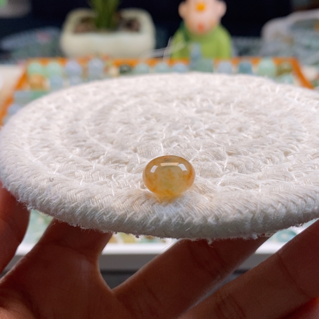 翡翠散珠天然翡翠芬达色飘花10.8×7.4