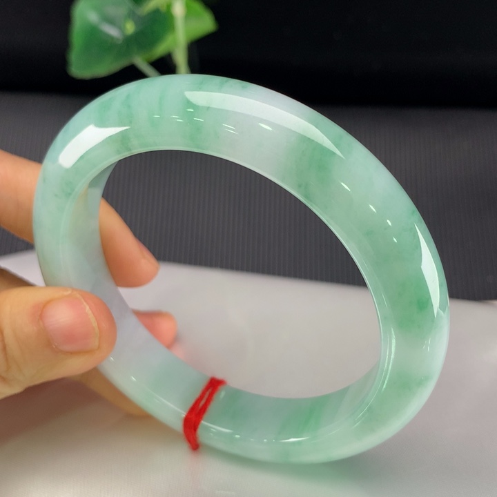 翡翠未镶嵌手镯正圈61