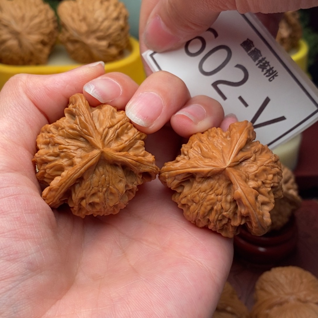 文玩核桃把件盘山奔39