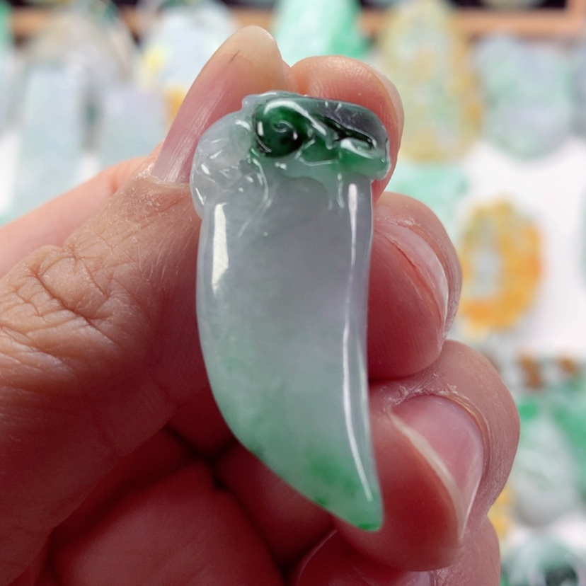 【闪购商品】翡翠吊坠(不含链)未镶嵌