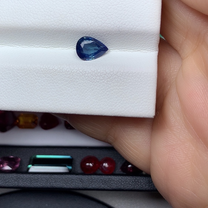 蓝宝石裸石1.05ct蓝宝石