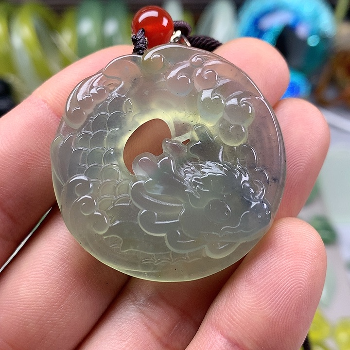 蛇纹石玉挂坠未镶嵌