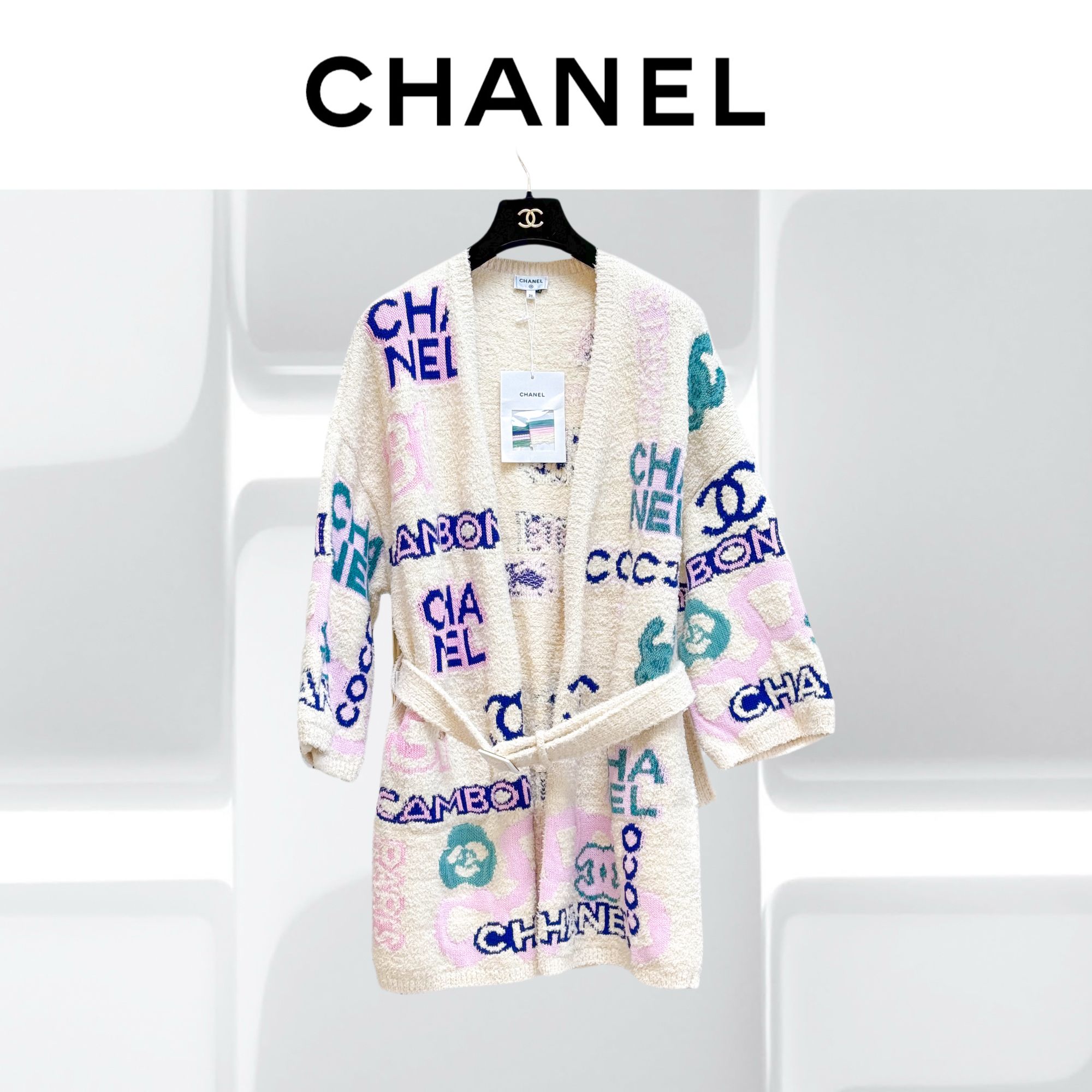 99新 Chanel/香奈儿 36码23P爆款彩色字母浴袍款开衫
