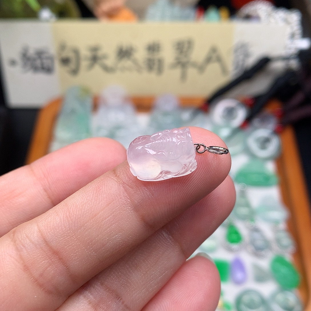 翡翠裸石18K金镶嵌缅甸天然A货翡翠冰种貔貅