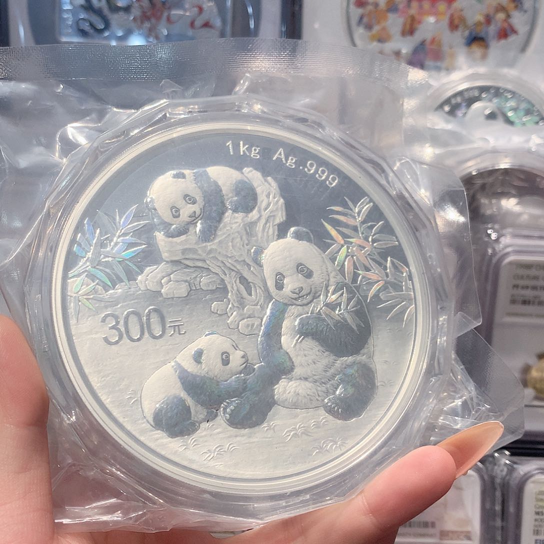 纯银2025熊猫公斤币1公斤