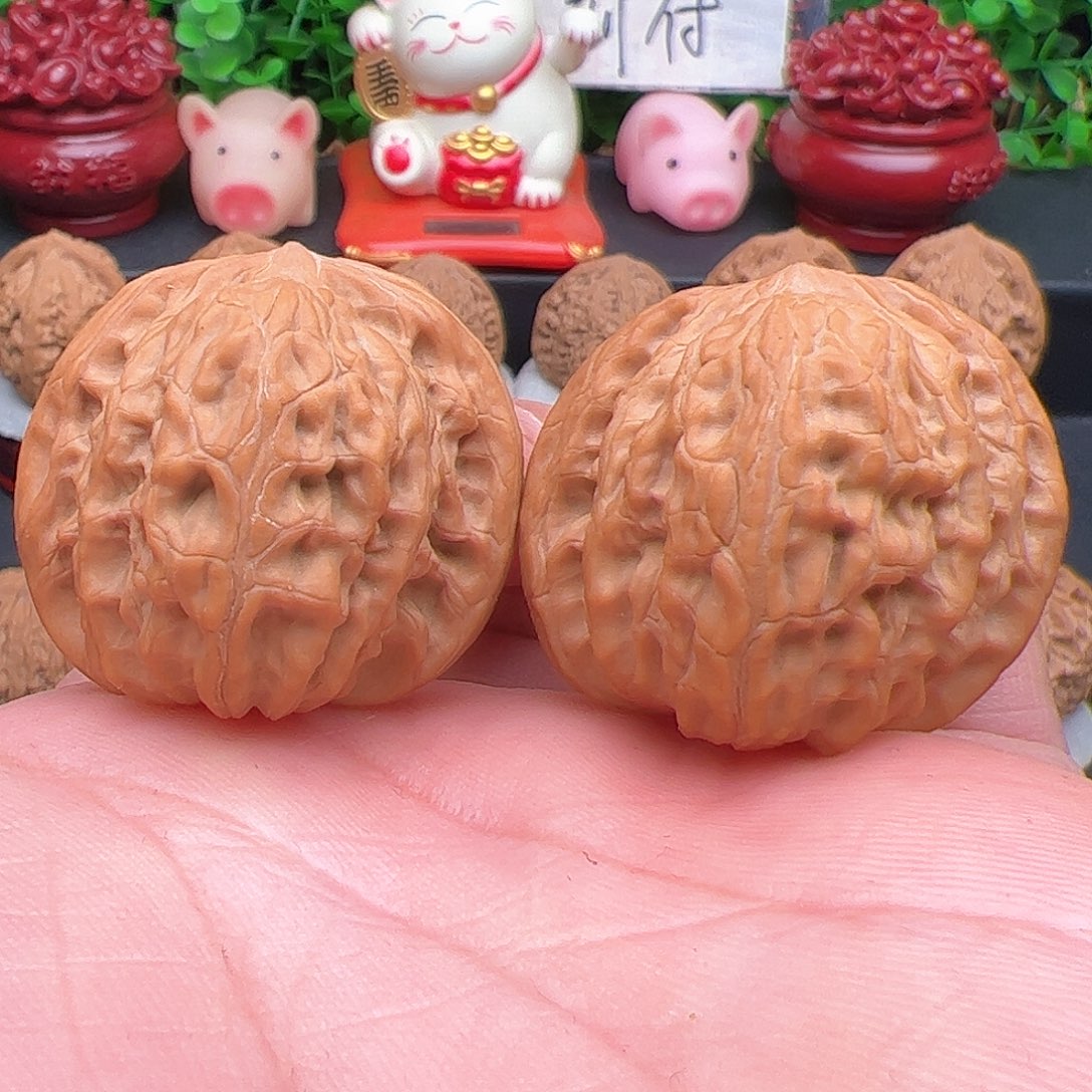 文玩核桃把件纯野生磨盘，三日红，尺寸35