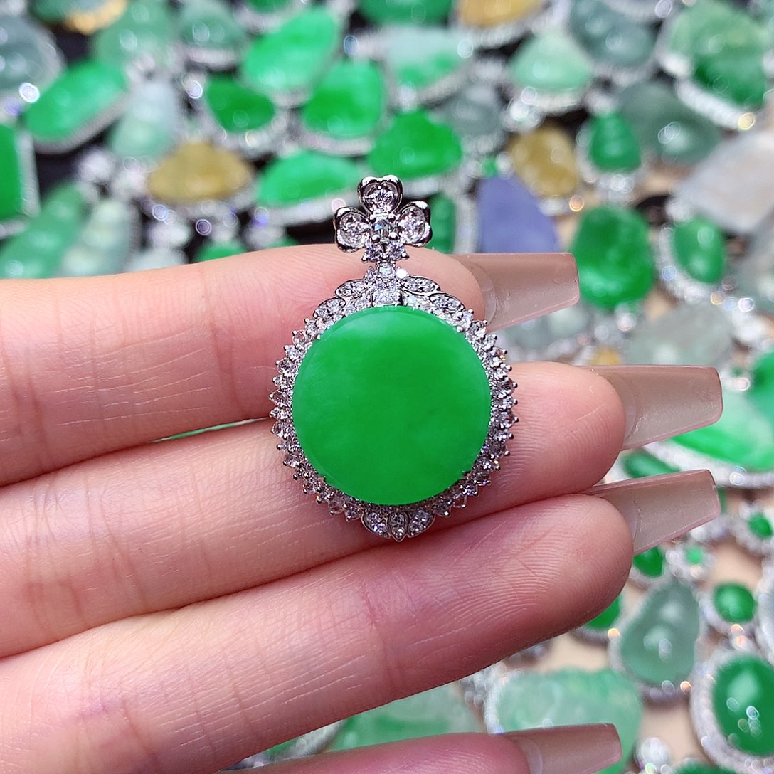 翡翠18K金镶嵌吊坠(赠链)无事牌