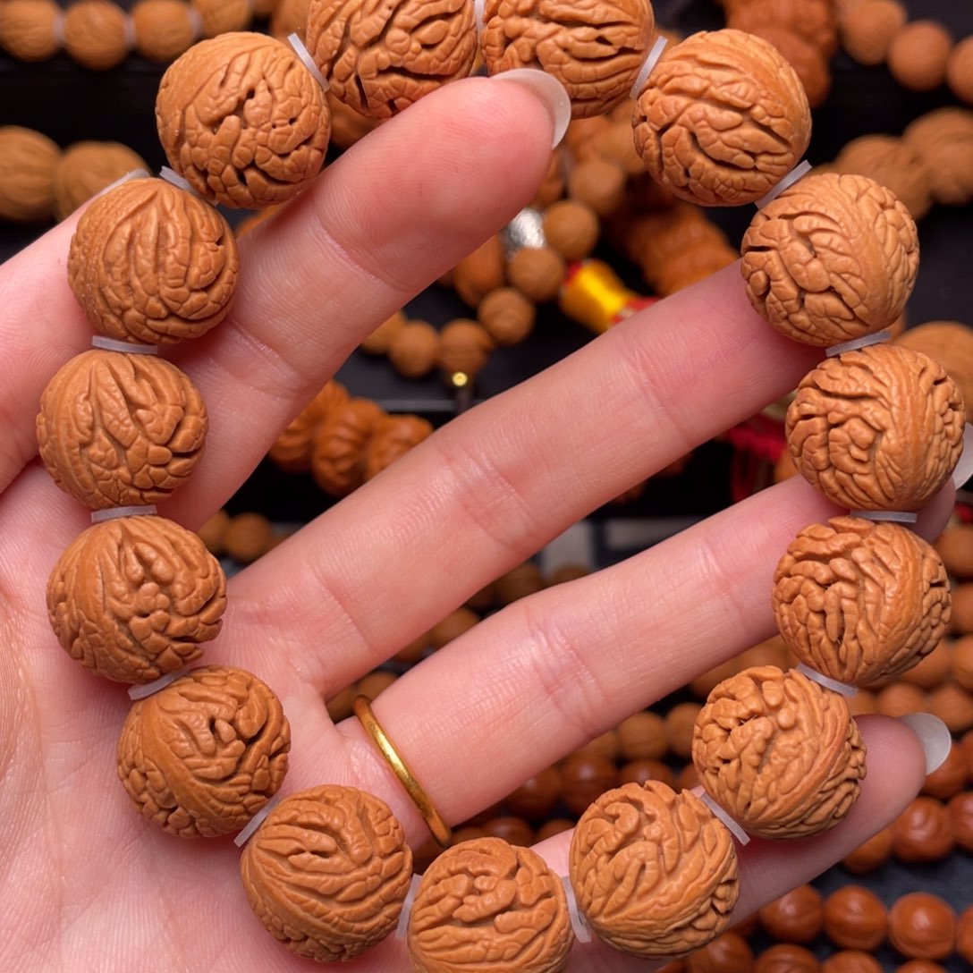 桃核吊坠绣球17。   