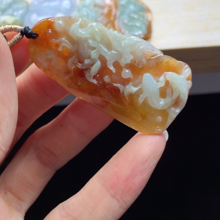 翡翠未镶嵌颈饰吊坠