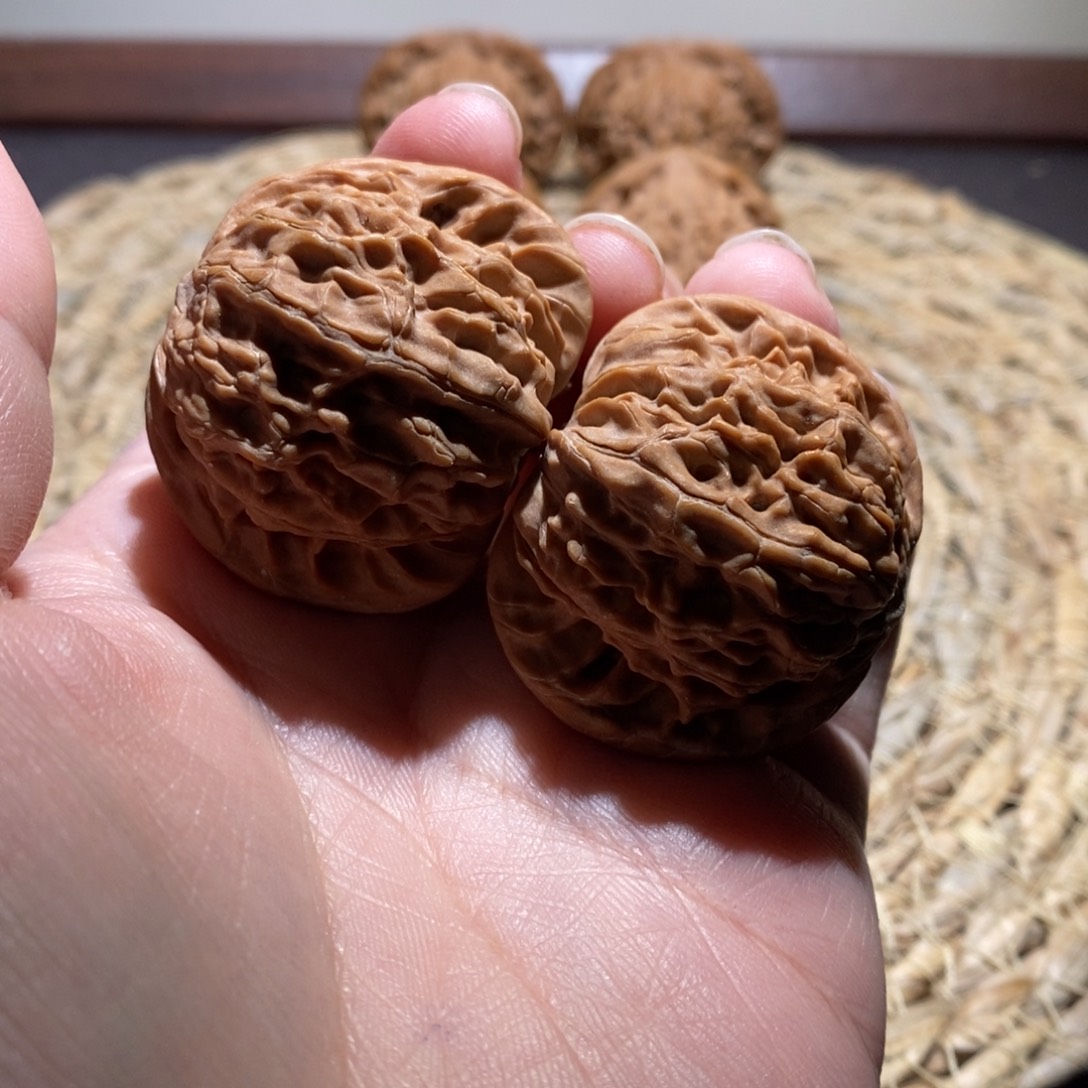 舍***得桃核吊坠40山地磨盘