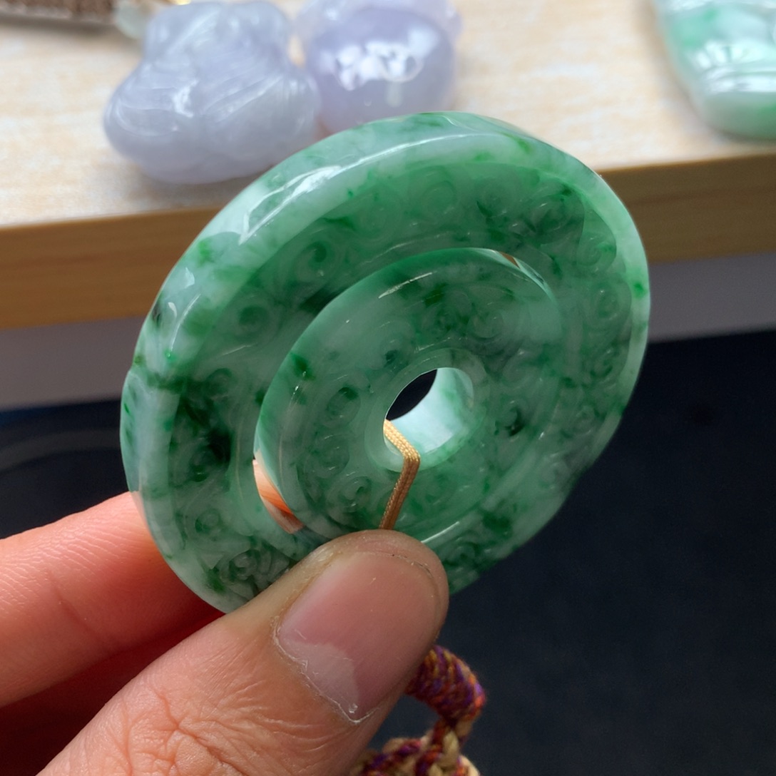 翡翠未镶嵌颈饰吊坠