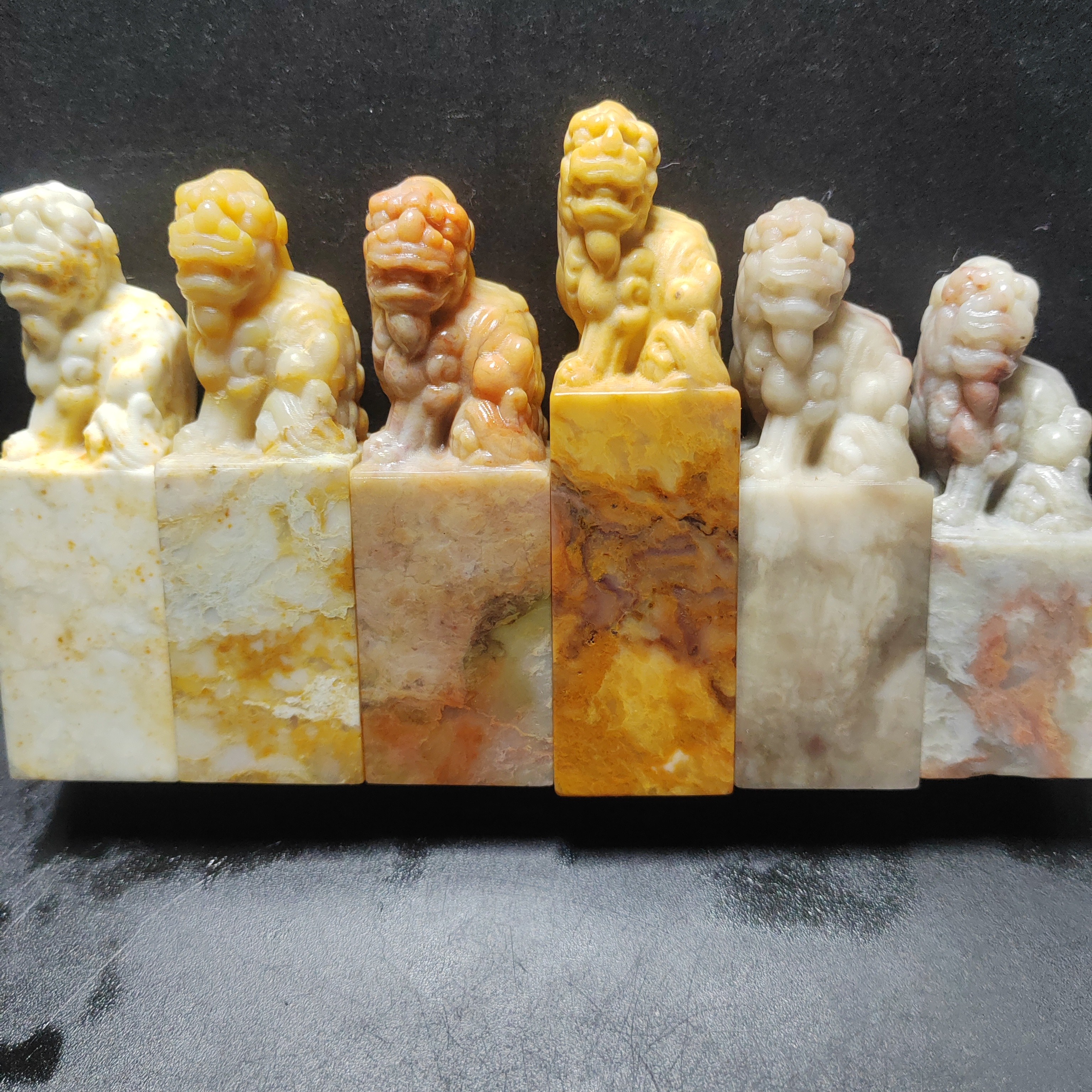 巴林石雕钮印面2.5高8-9公分随机一次购两方赠一方