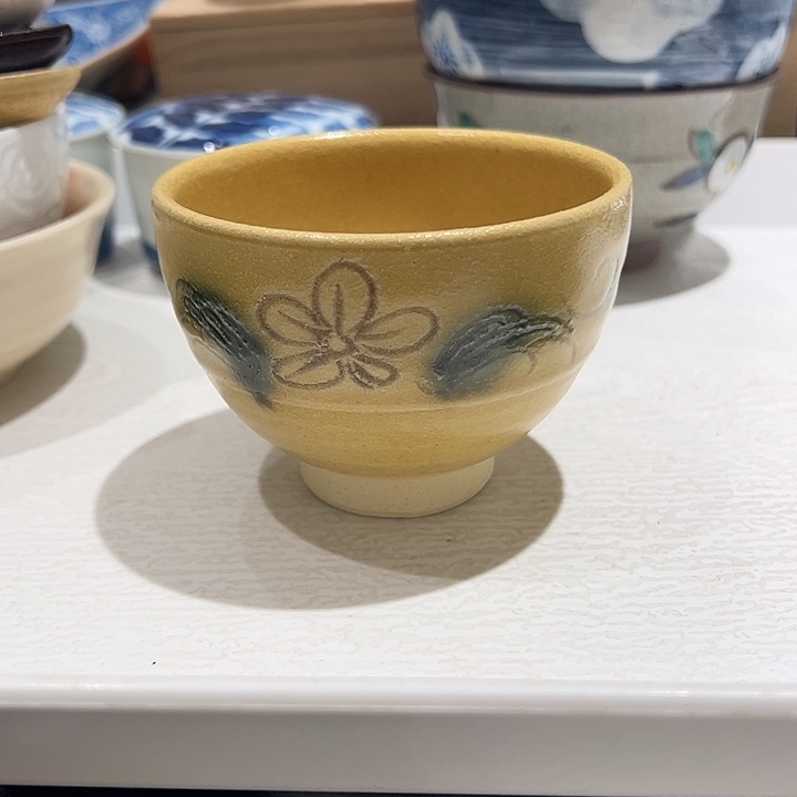 V****瓷黄濑户调性高足杯一个