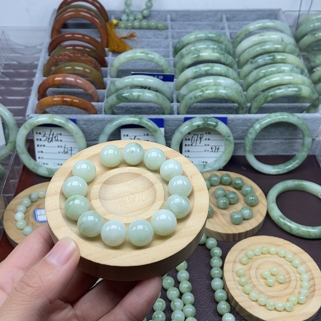 蛇纹石玉未镶嵌手镯十*