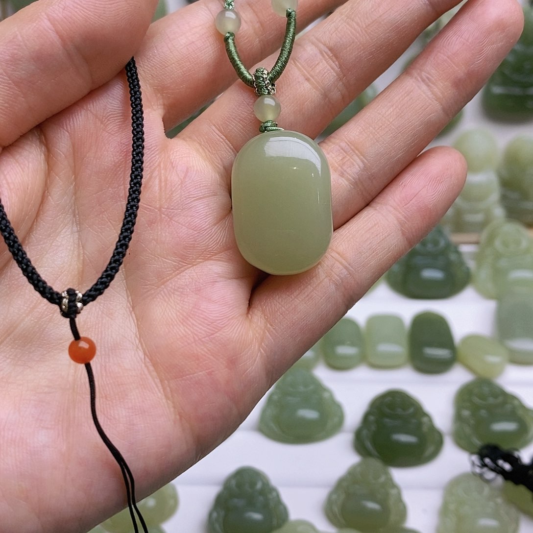 和田玉颈饰未镶嵌