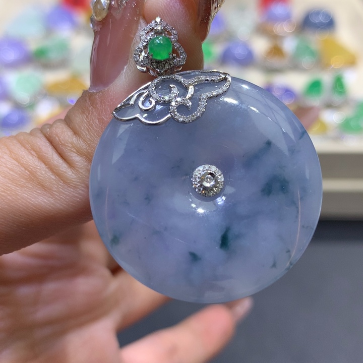 翡翠颈饰18K金镶嵌翡翠