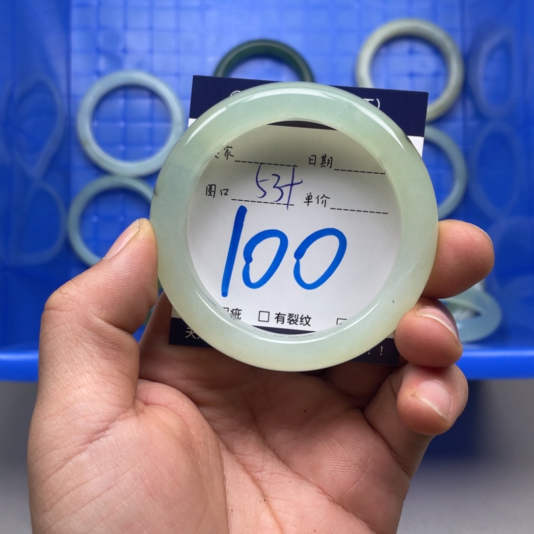 岫玉手镯手镯未镶嵌