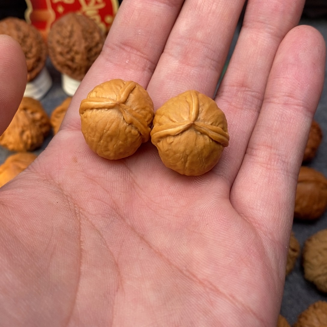 文玩核桃把件〆****装三棱