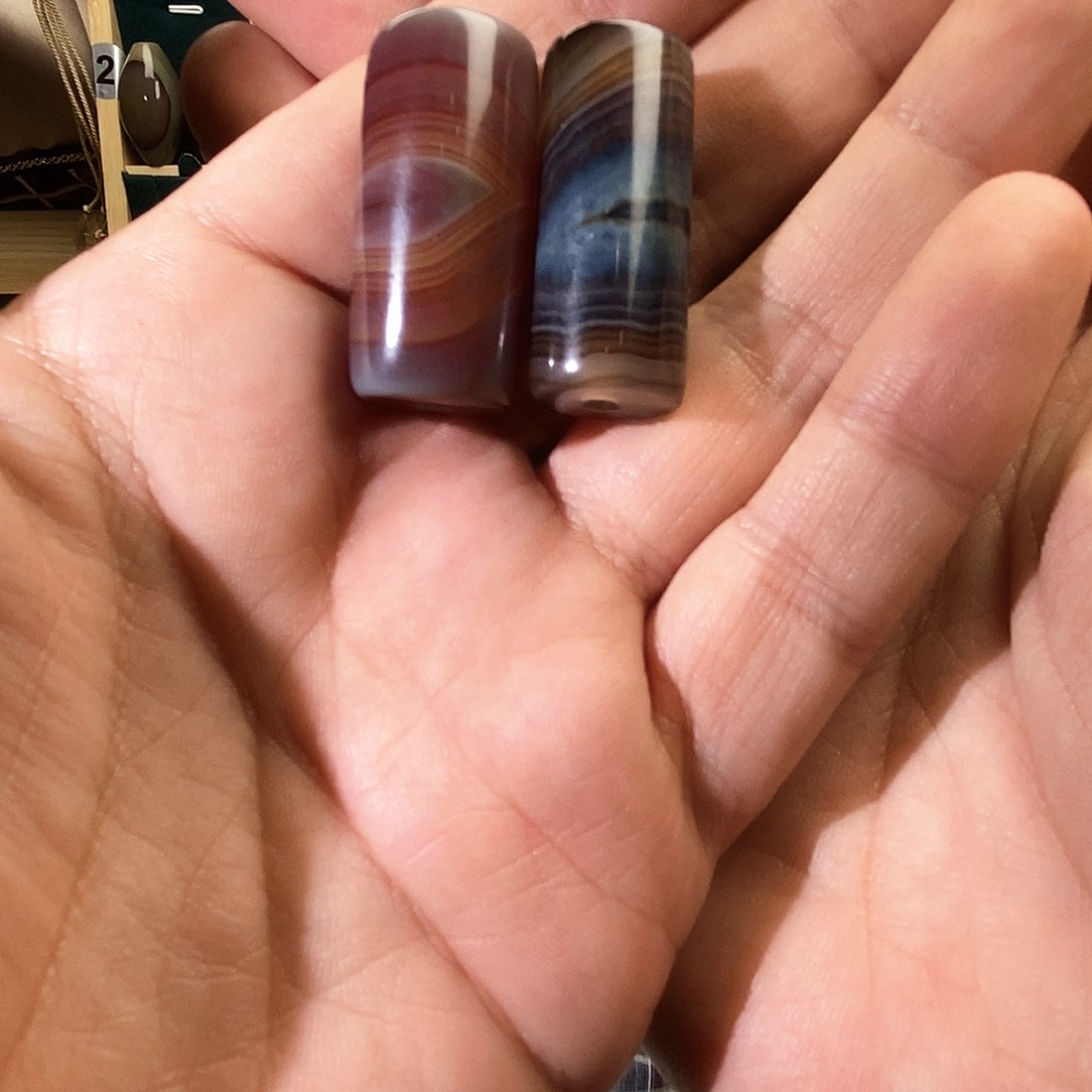 未镶嵌颈饰玛瑙/玉髓忙****?