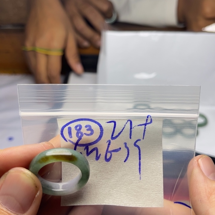 定制翡翠未镶嵌明天