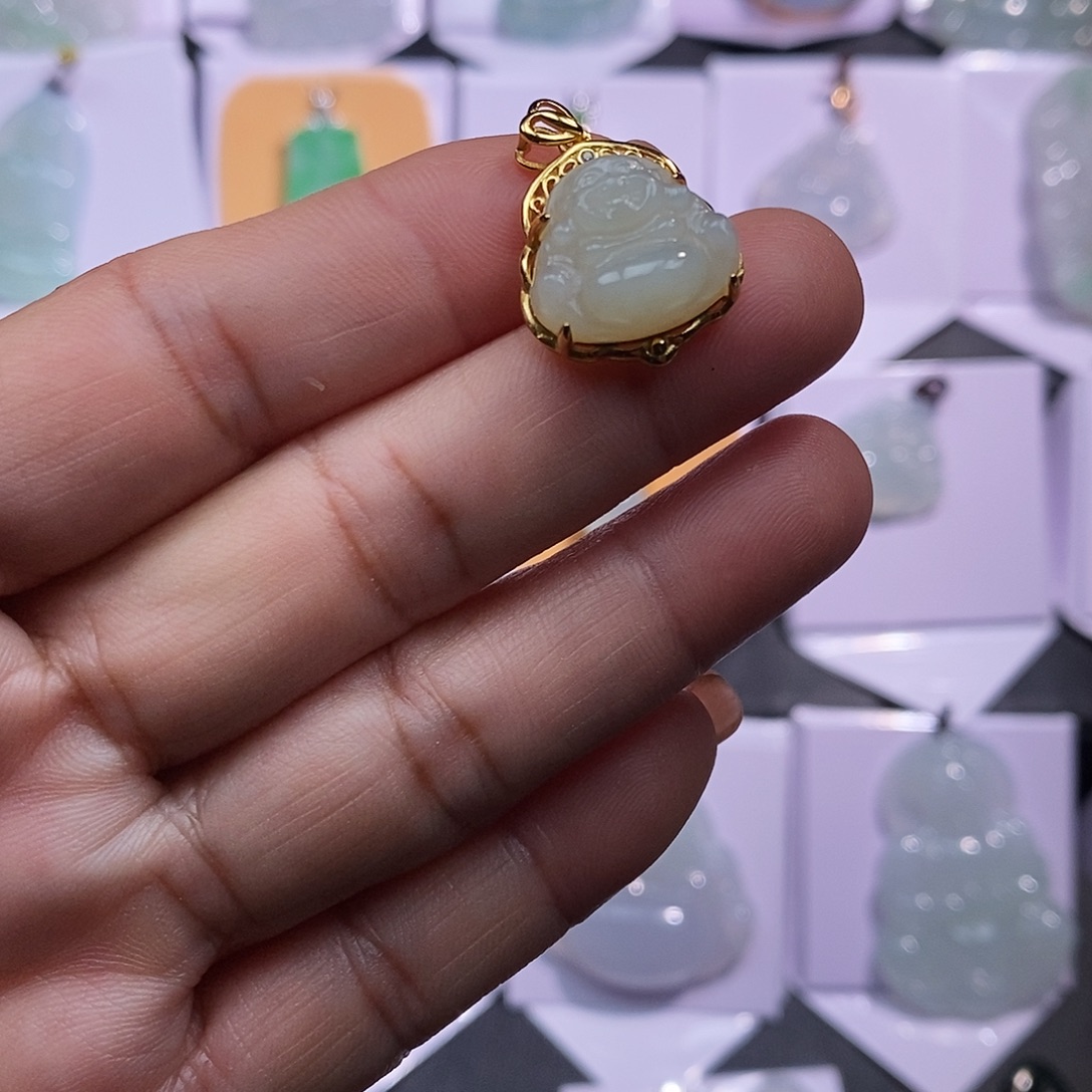 和田玉（墨玉）未镶嵌颈饰