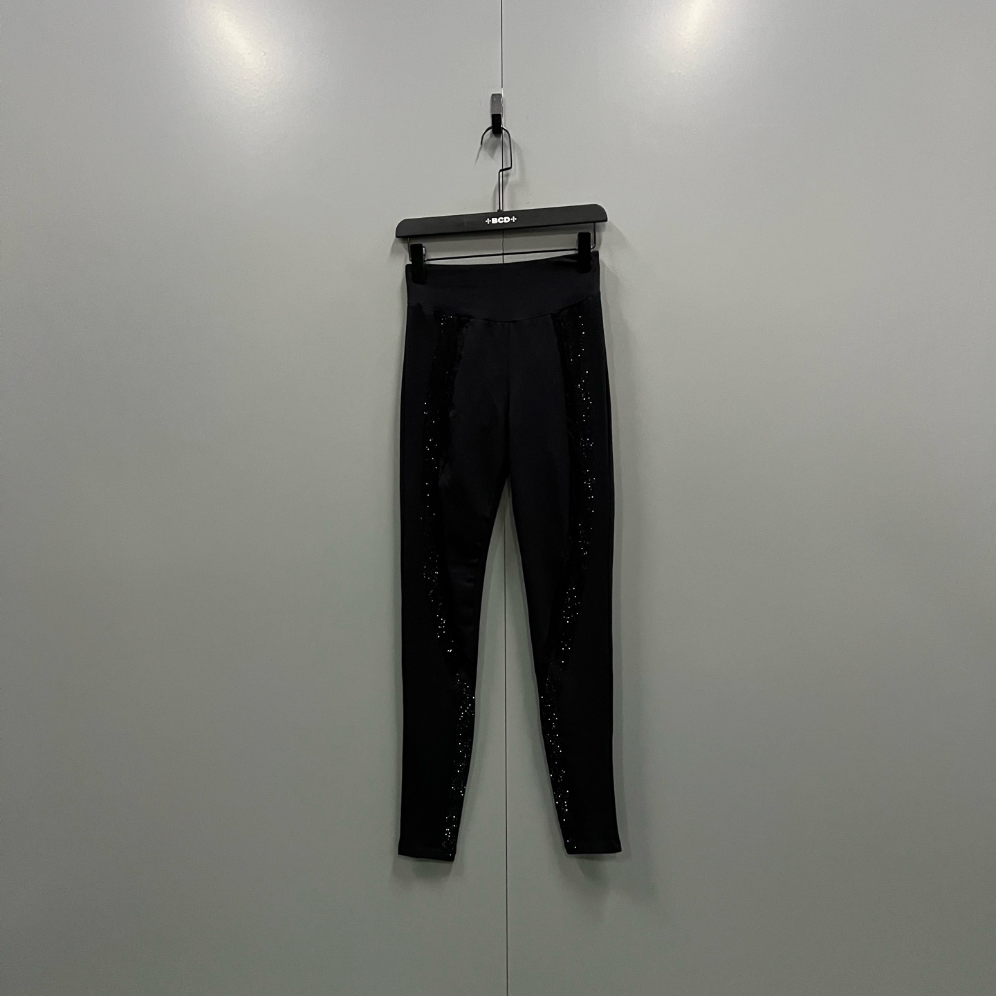 tt PP 黑色水钻长裤 S码/全新/019165