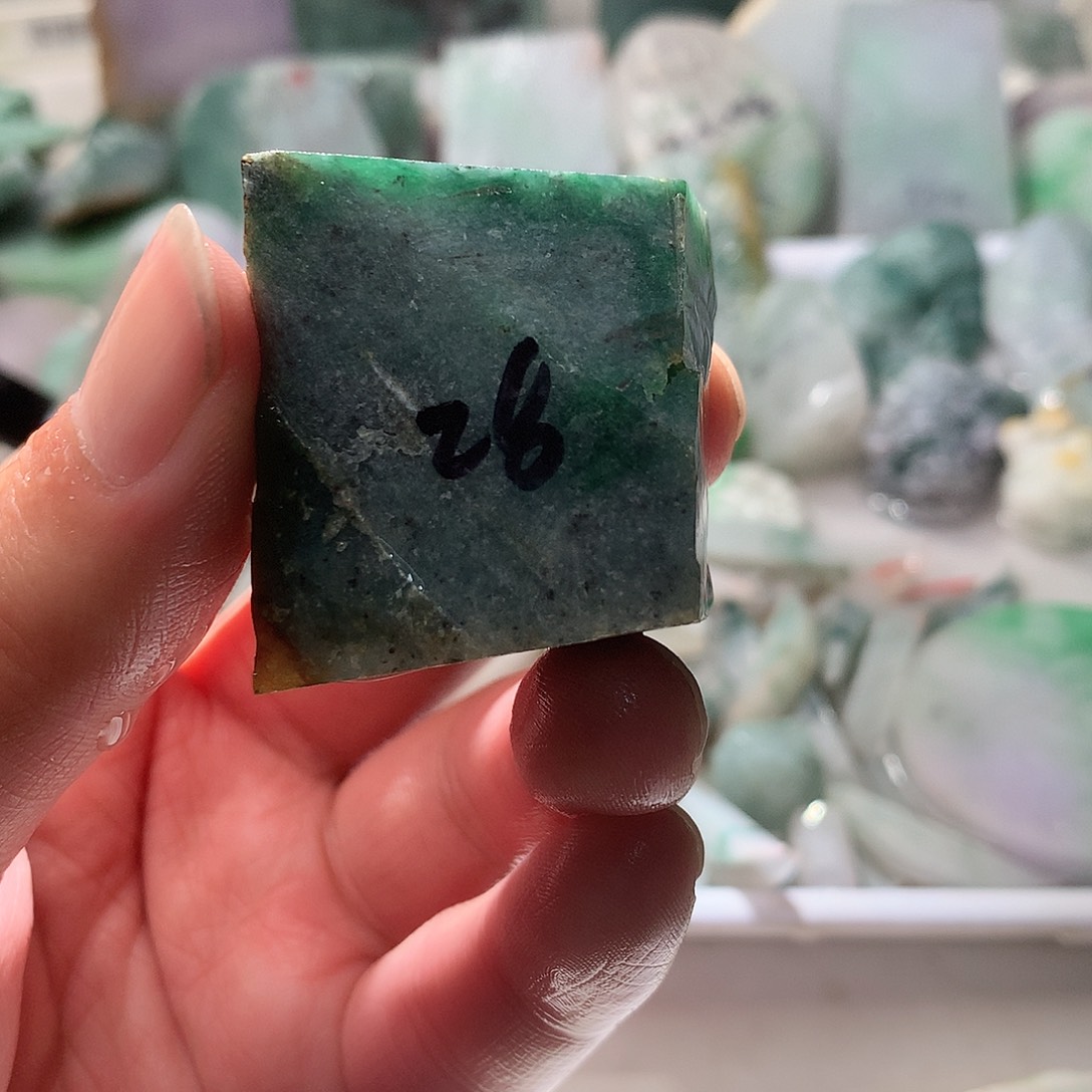 翡翠裸石翡翠原石片料