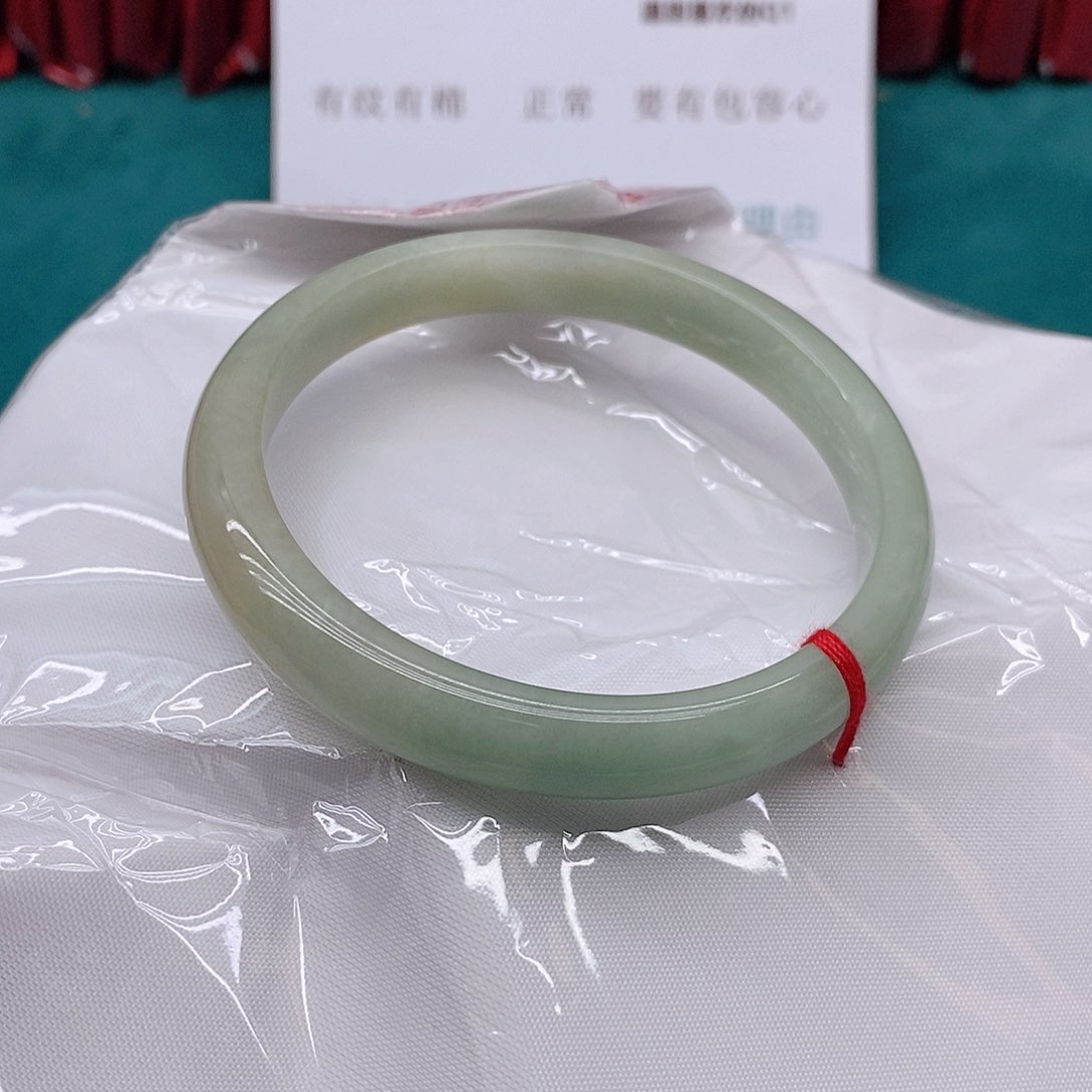 翡翠手镯未镶嵌妖***泪444444444