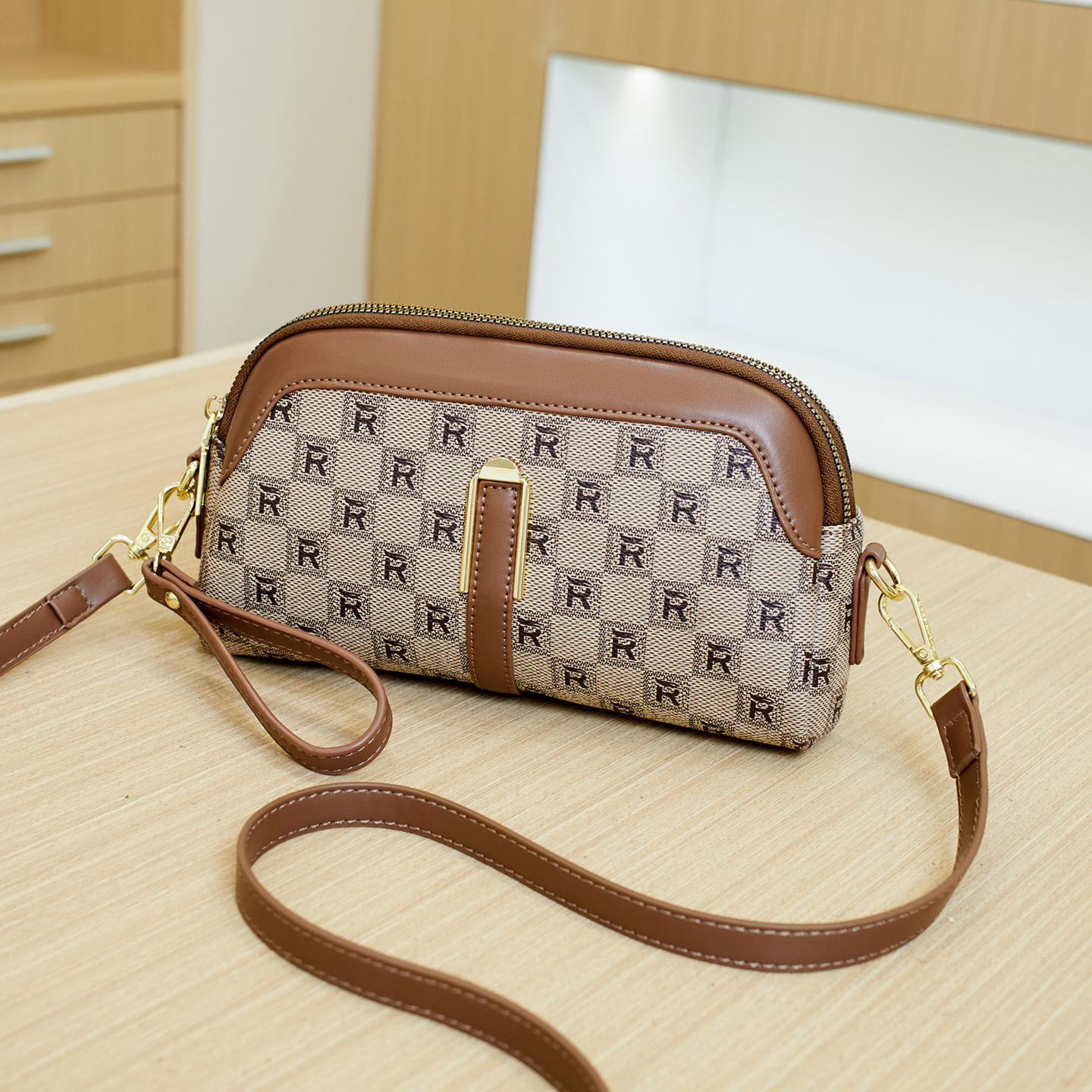 多层手机包女2025新款印花轻便手提包时尚百搭单肩斜挎小方包