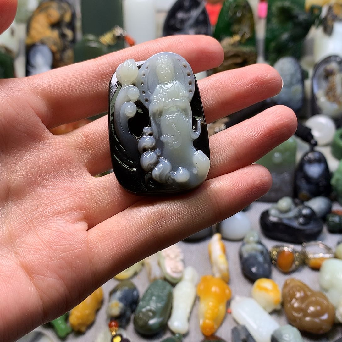 和田玉未镶嵌颈饰³****?