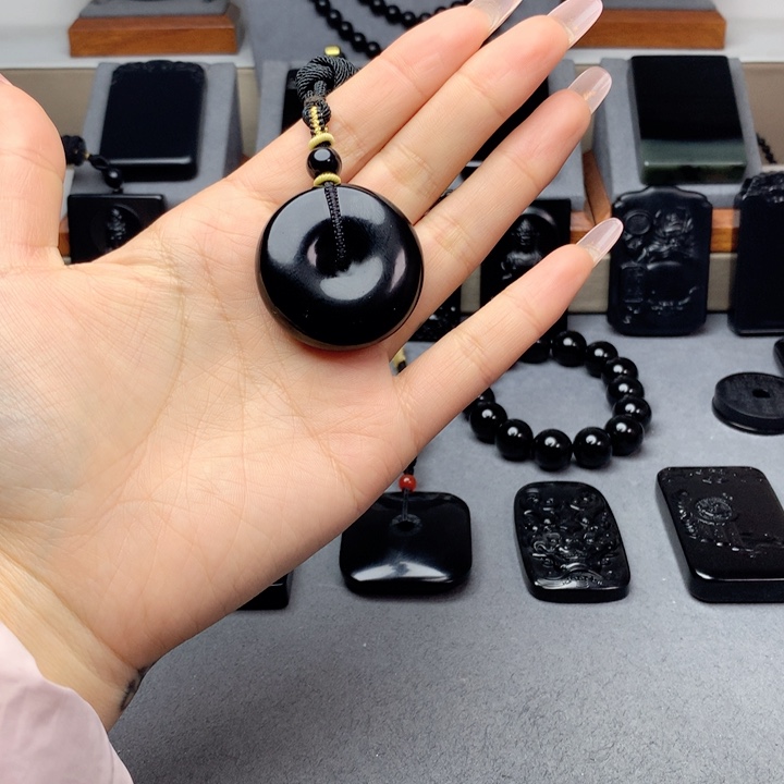 和田玉（墨玉）挂件未镶嵌