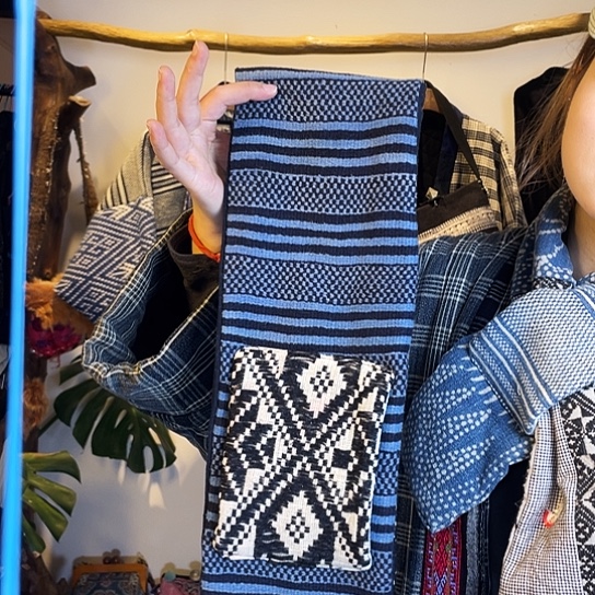 织绣手工制作围脖