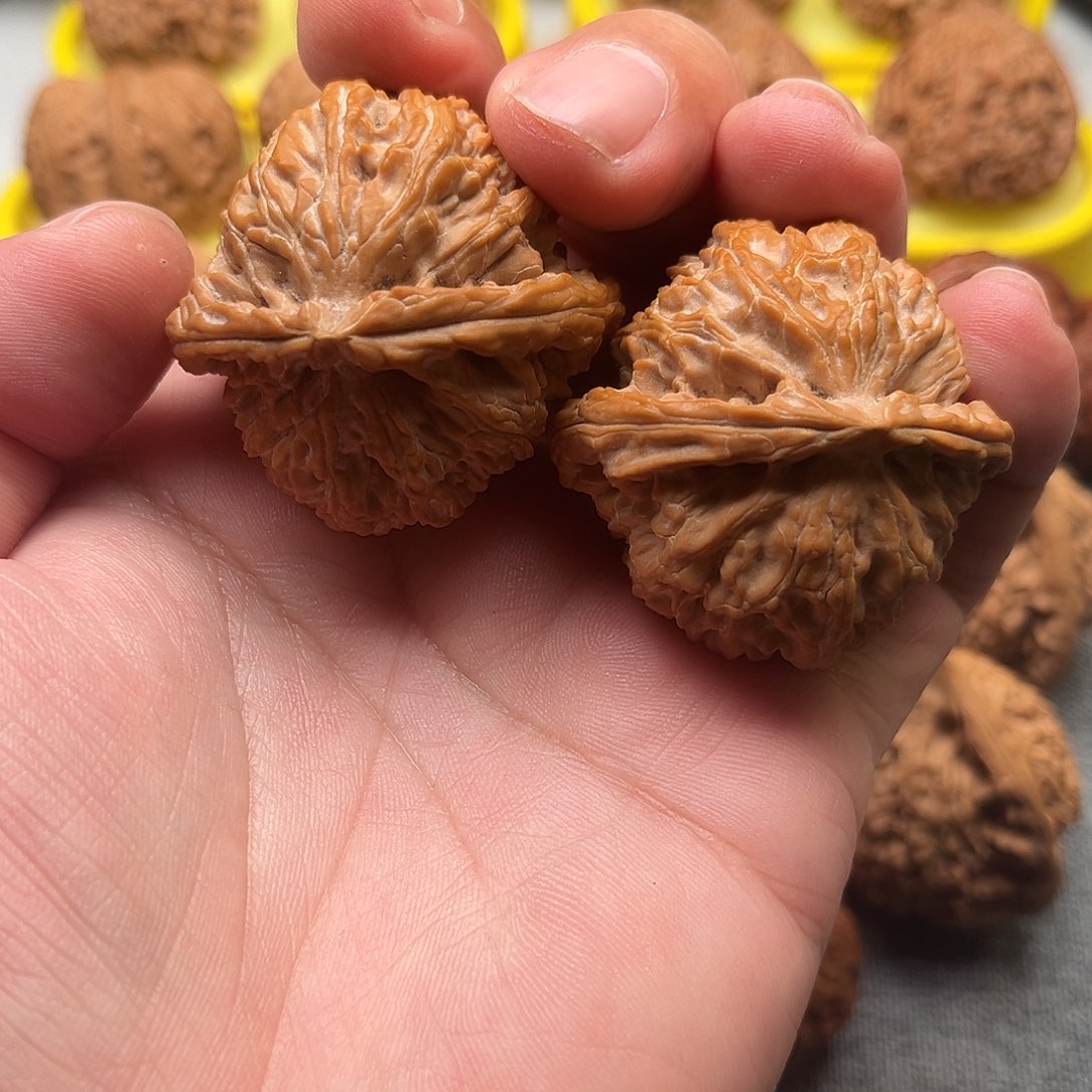 猴头核桃吊坠白狮子