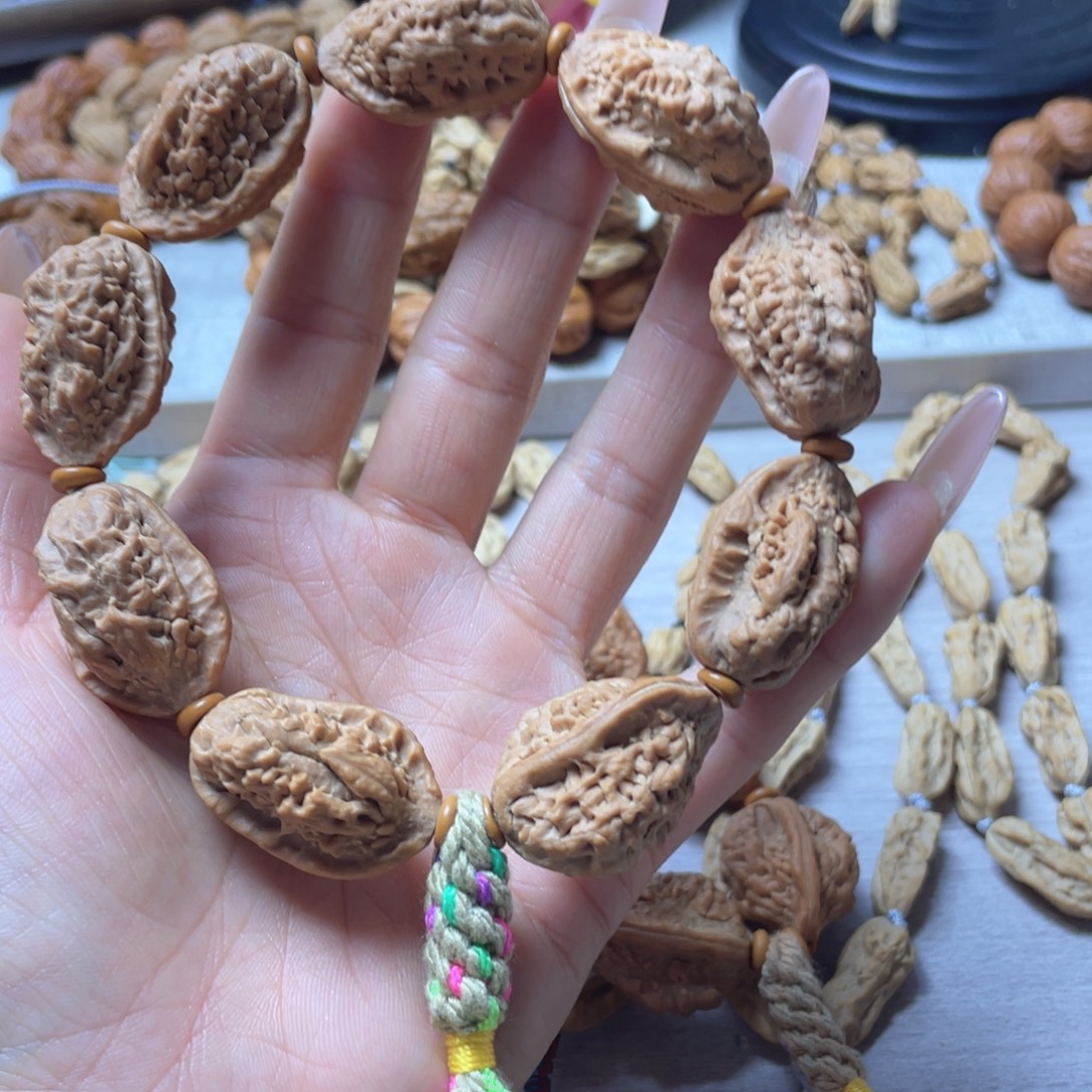 欧***阳手串文玩核桃绣花鞋