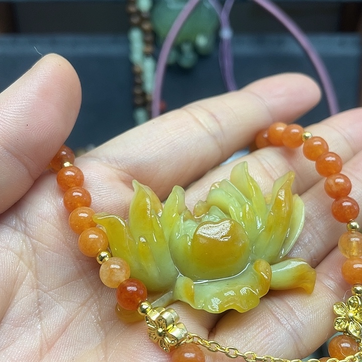 未镶嵌蛇纹石玉颈饰