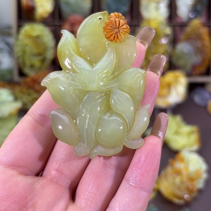 未镶嵌蛇纹石玉颈饰