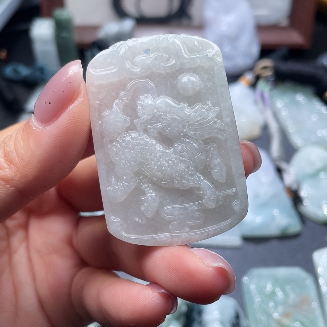 翡翠未镶嵌颈饰翡翠