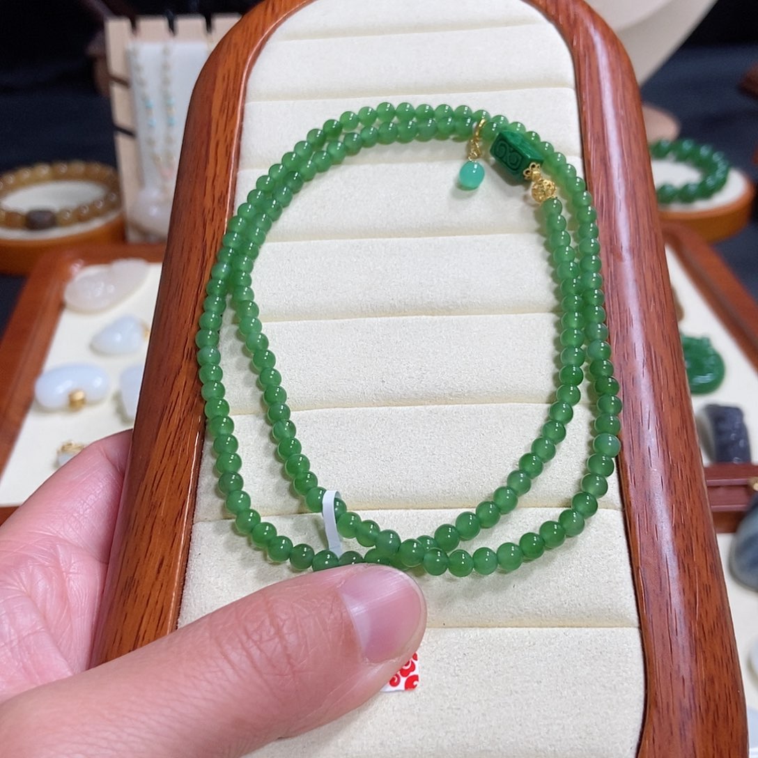 和田玉颈饰18K金镶嵌