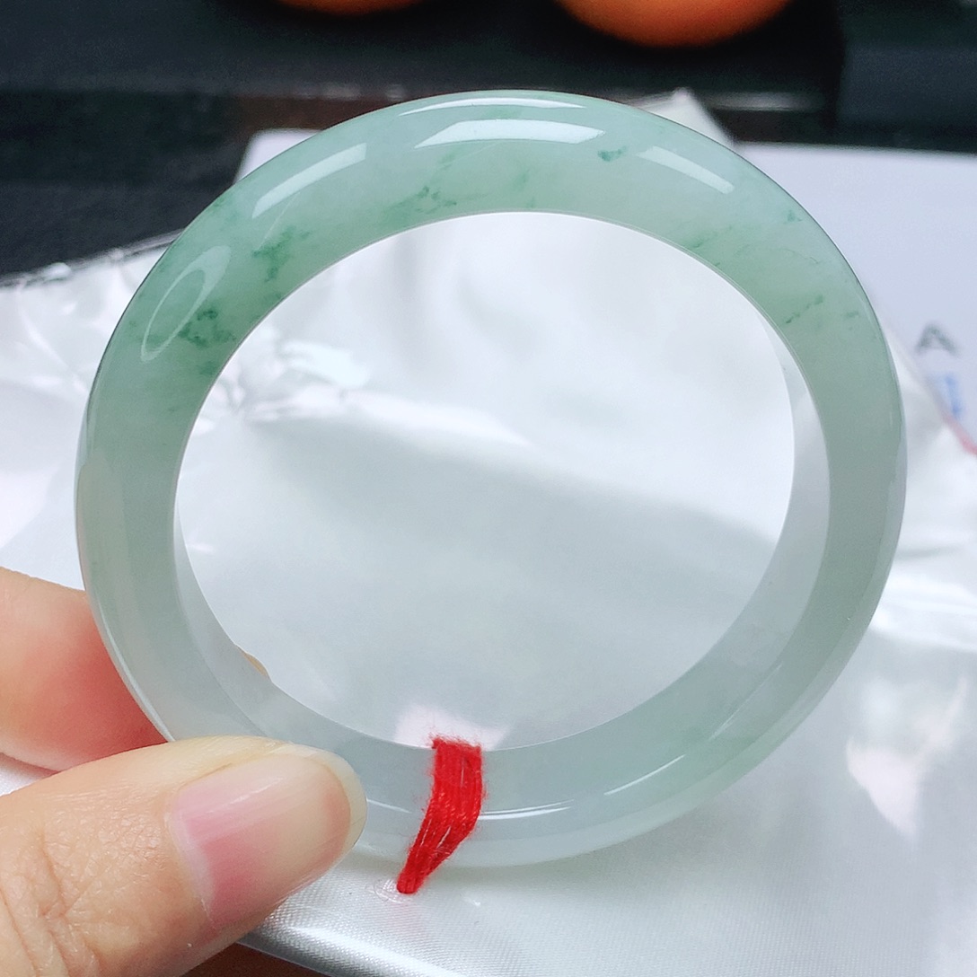翡翠手镯未镶嵌正5354