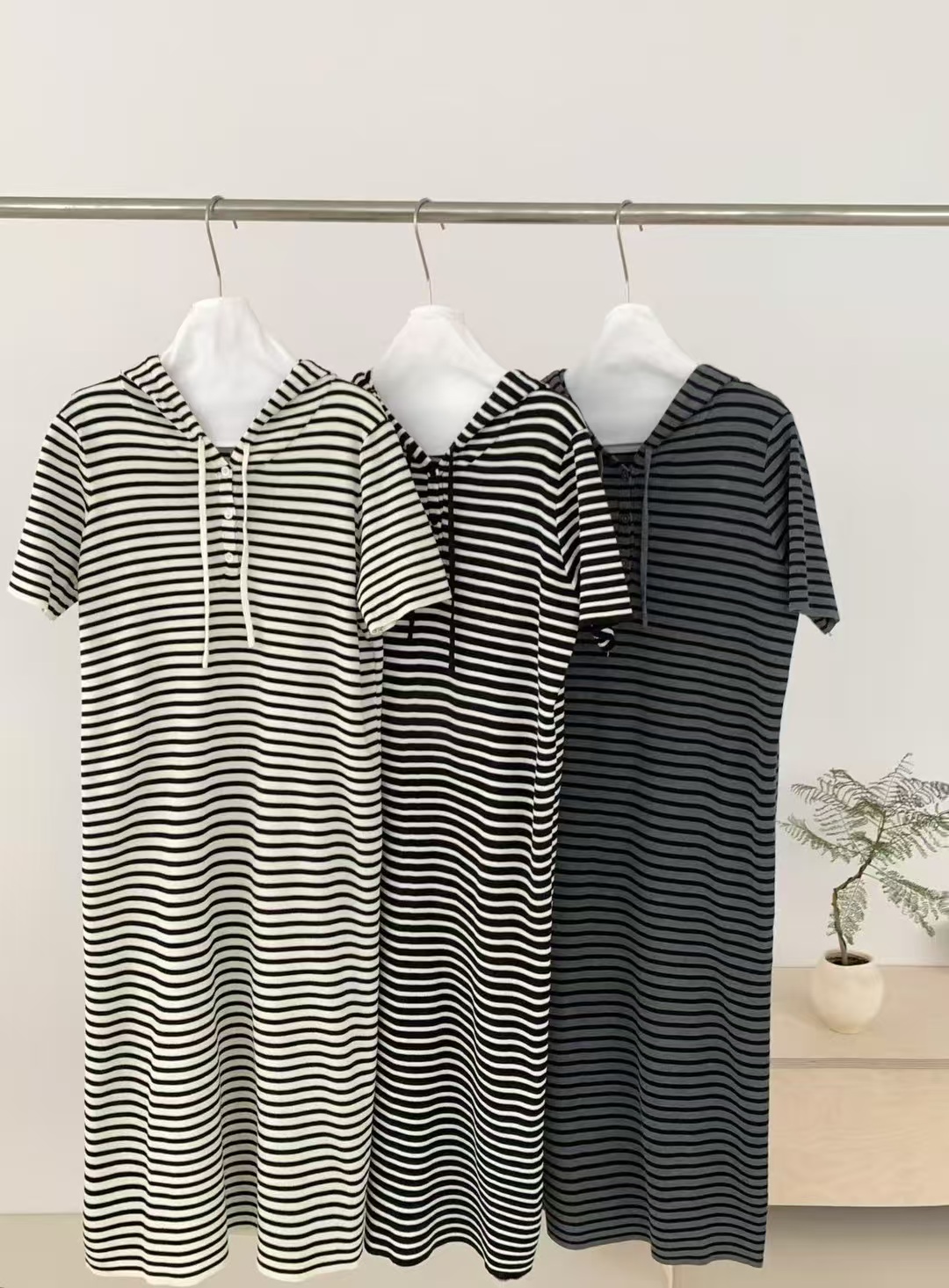 9329 夏季女士时尚条纹连衣裙 F203 三楼