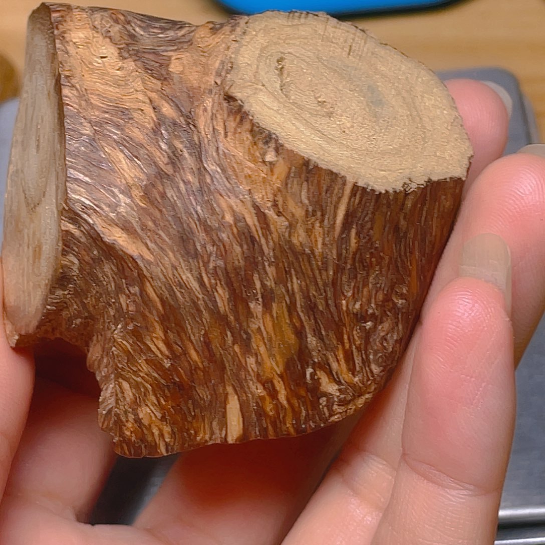 燕***去沉香达拉干留疤摆件30克