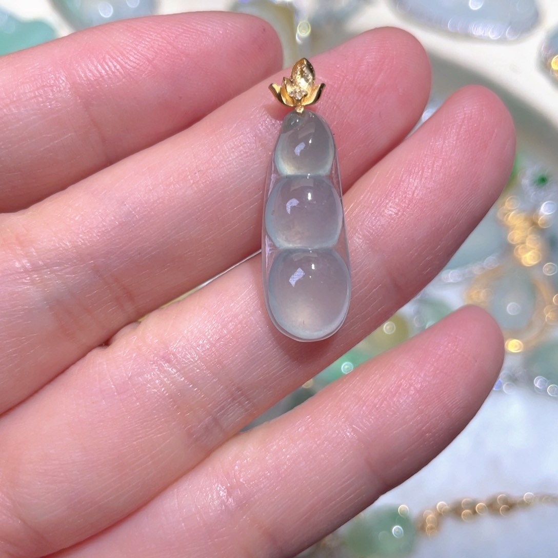 翡翠颈饰18K金镶嵌翡翠