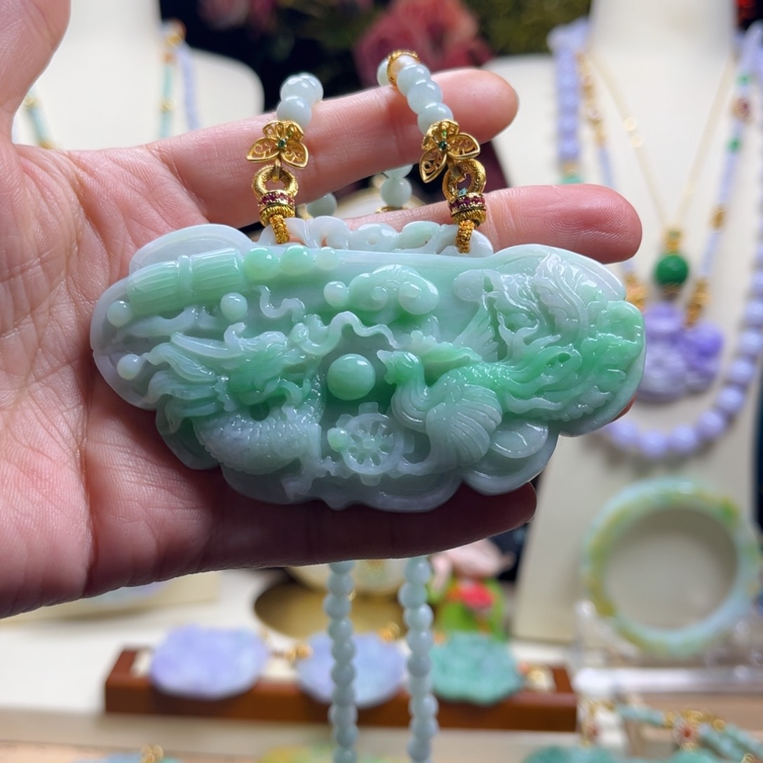 翡翠颈饰未镶嵌天然翡翠