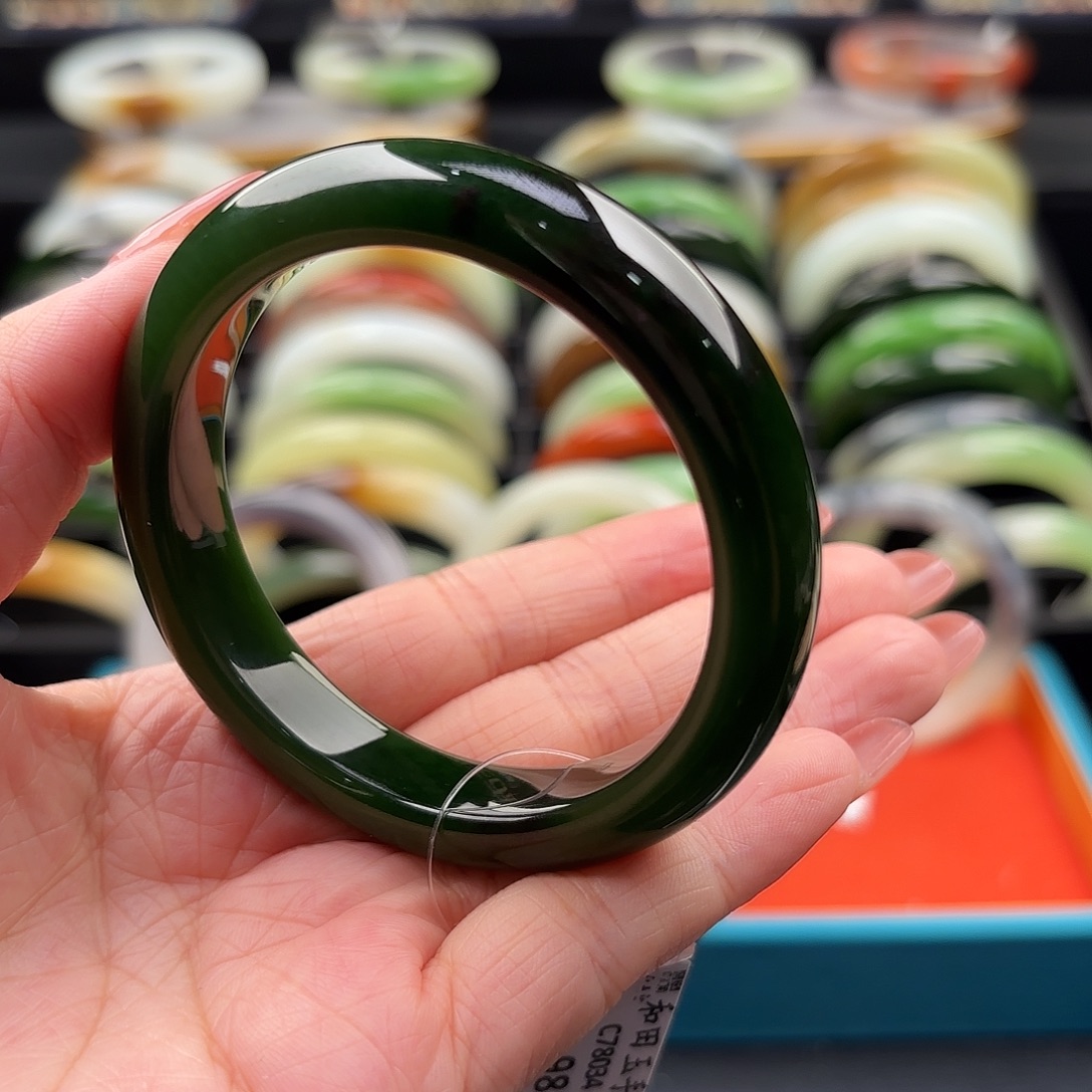 和田玉未镶嵌手镯老坑肉底辣阳绿 小杰强推54.5