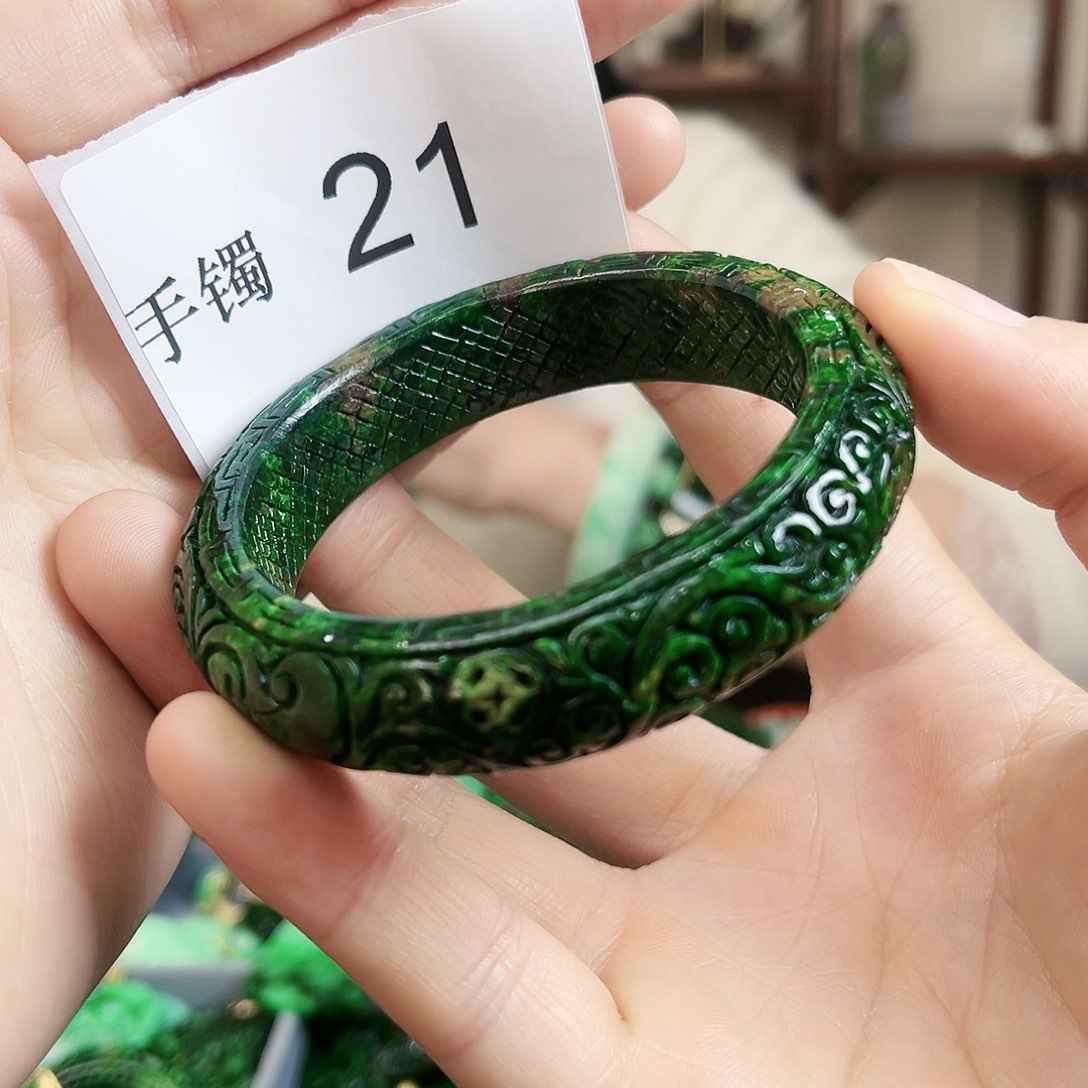 翡翠手镯未镶嵌手镯57.8