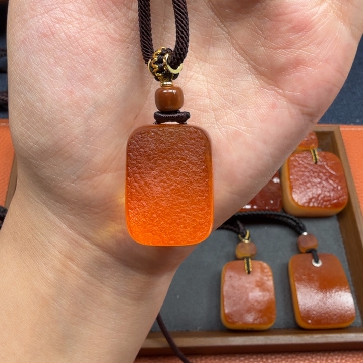 蜜蜡未镶嵌吊坠(赠链)29