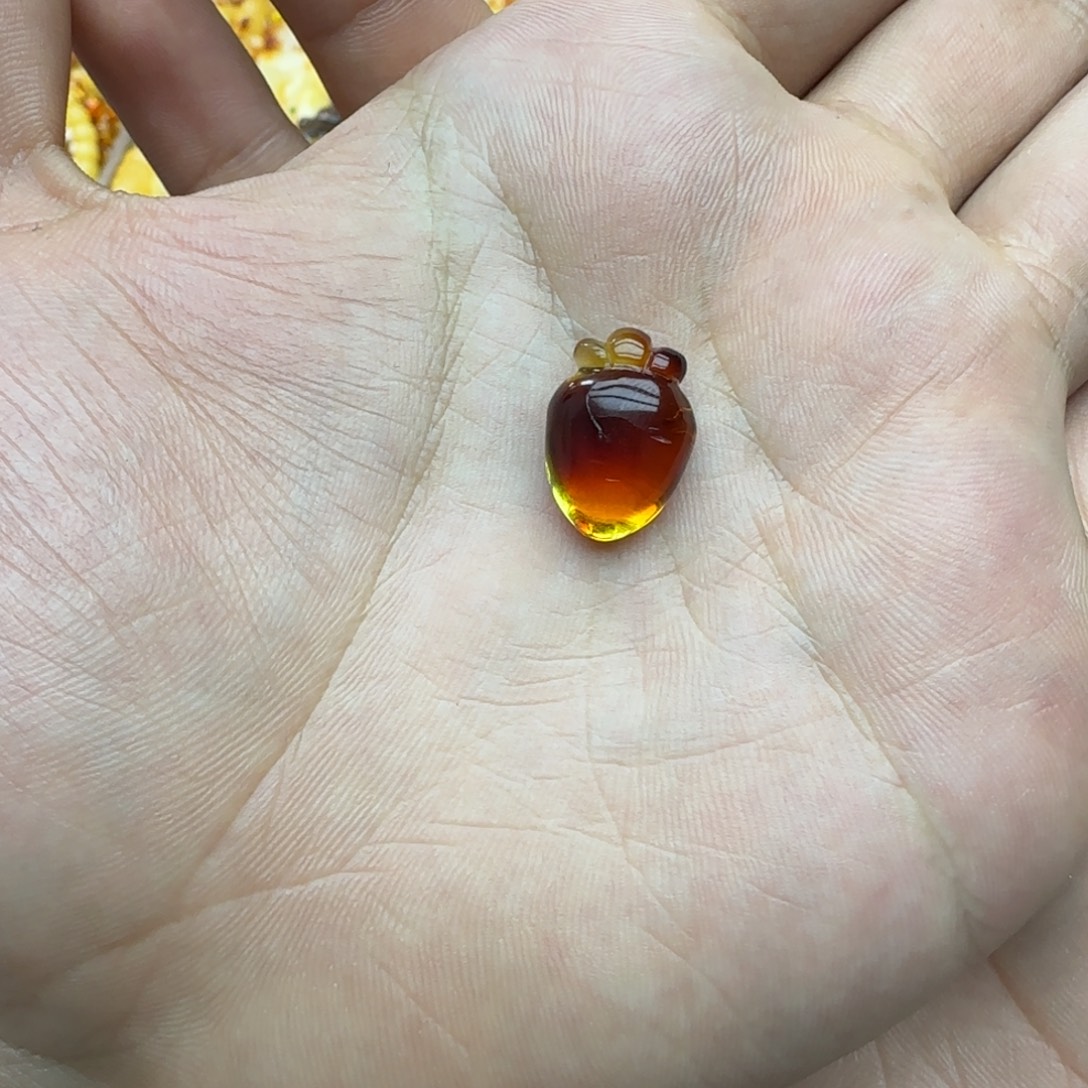 无***油琥珀未镶嵌裸石蜜蜡胡萝卜1g