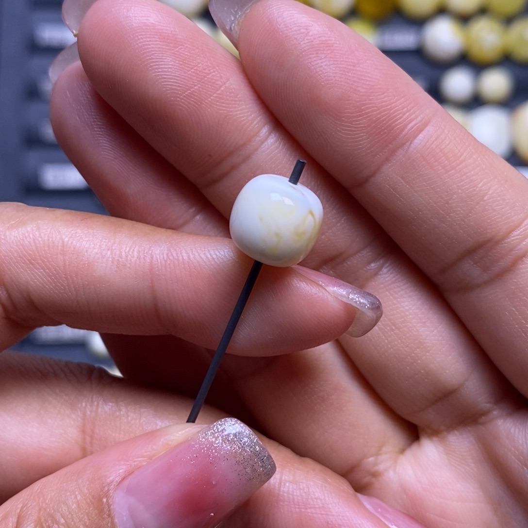 蜜蜡未镶嵌珠宝奇石瓷白妖花老型10.6*9.8mm