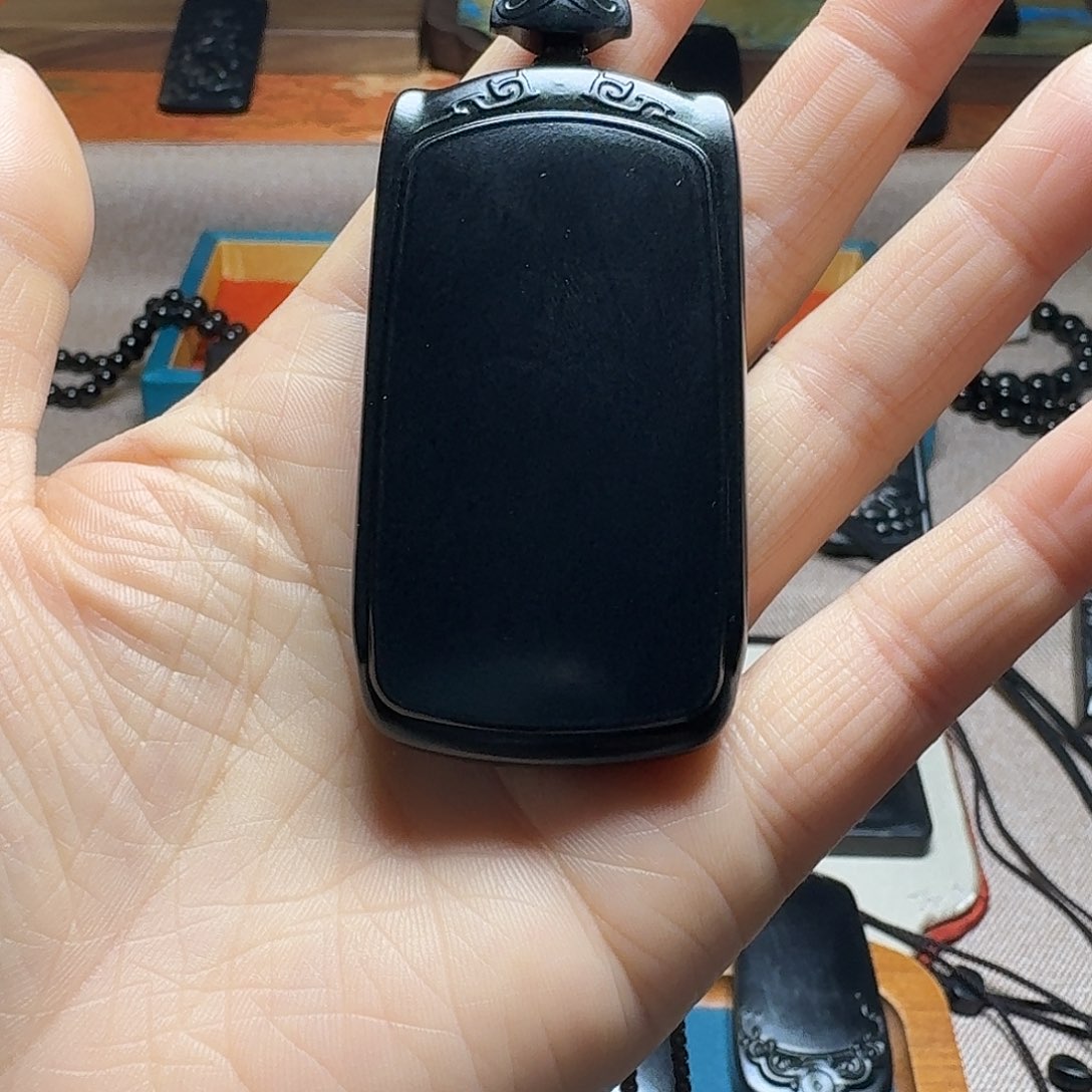 阳****和田玉未镶嵌颈饰