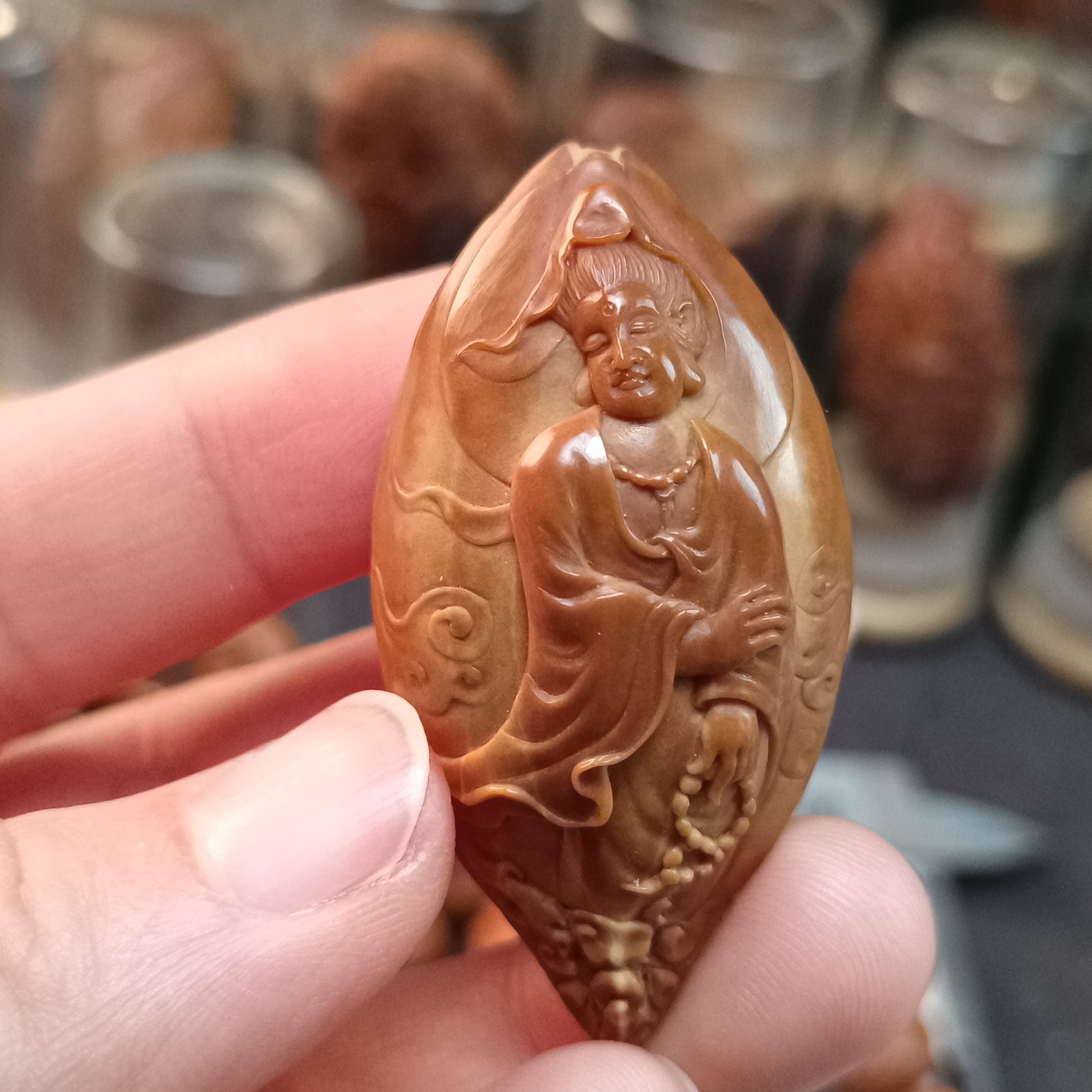 橄榄核雕2.4尺寸观音单子